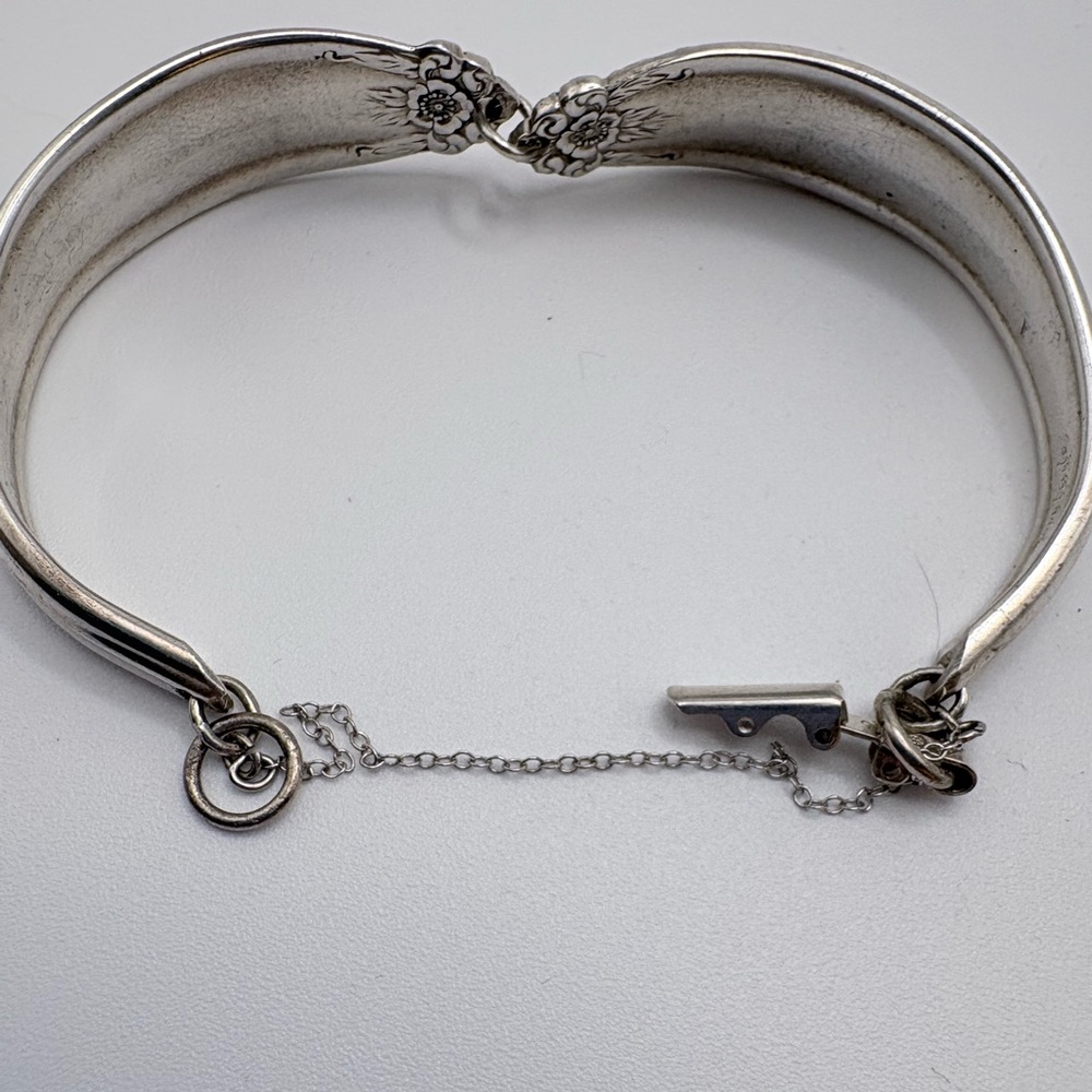 Elegant Silver Floral Spoon Bracelet - Picture 3 of 5